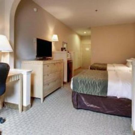 Baymont By Wyndham Laurel Hotel Bagian luar foto