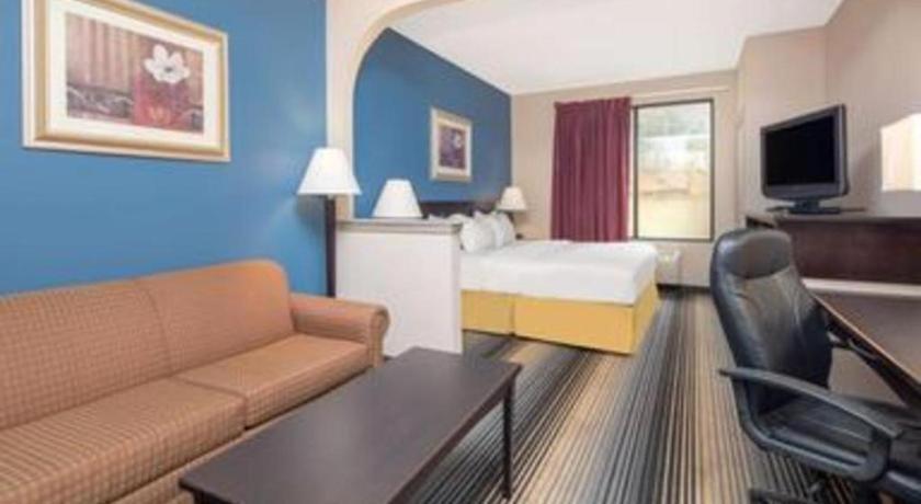 Baymont By Wyndham Laurel Hotel Bagian luar foto