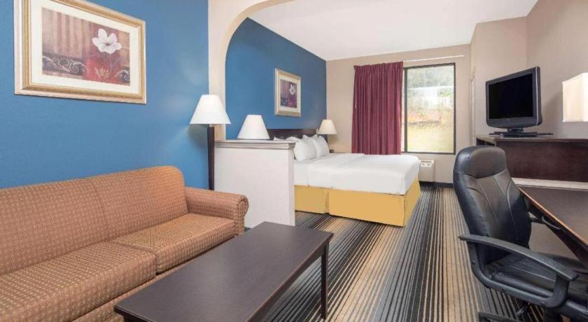 Baymont By Wyndham Laurel Hotel Bagian luar foto