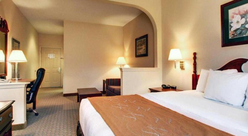 Baymont By Wyndham Laurel Hotel Bagian luar foto