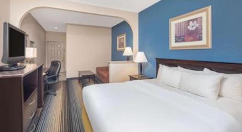 Baymont By Wyndham Laurel Hotel Bagian luar foto