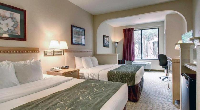 Baymont By Wyndham Laurel Hotel Bagian luar foto