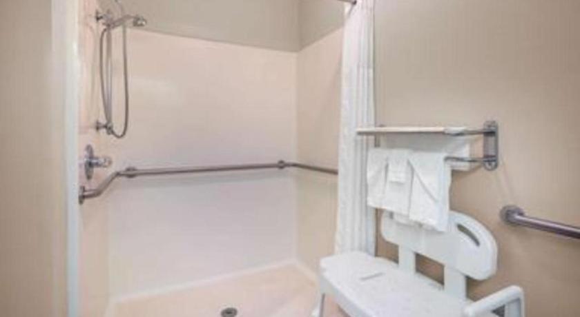 Baymont By Wyndham Laurel Hotel Bagian luar foto