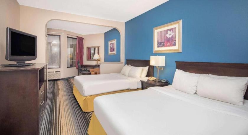 Baymont By Wyndham Laurel Hotel Bagian luar foto