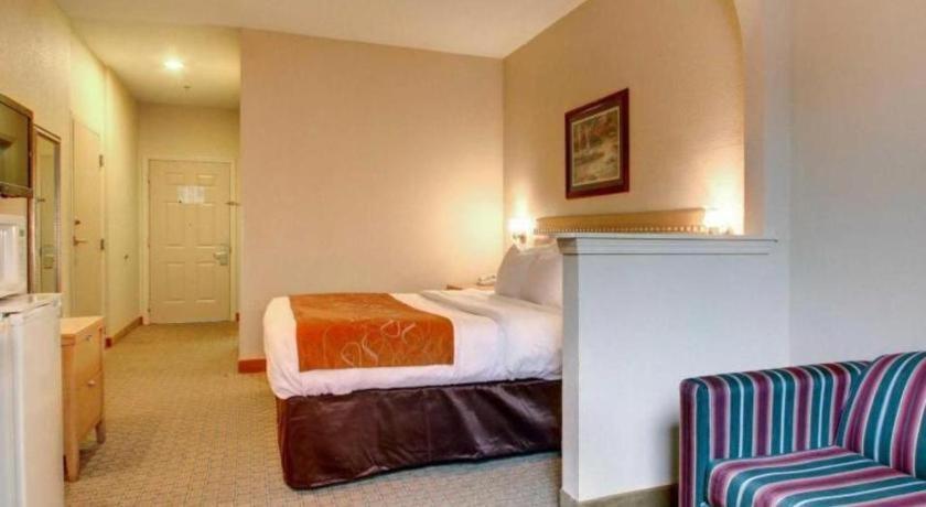 Baymont By Wyndham Laurel Hotel Bagian luar foto