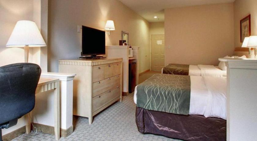 Baymont By Wyndham Laurel Hotel Bagian luar foto