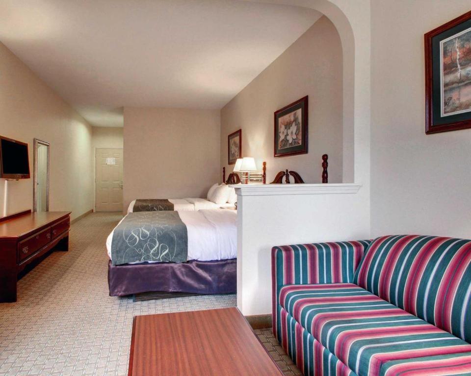 Baymont By Wyndham Laurel Hotel Bagian luar foto