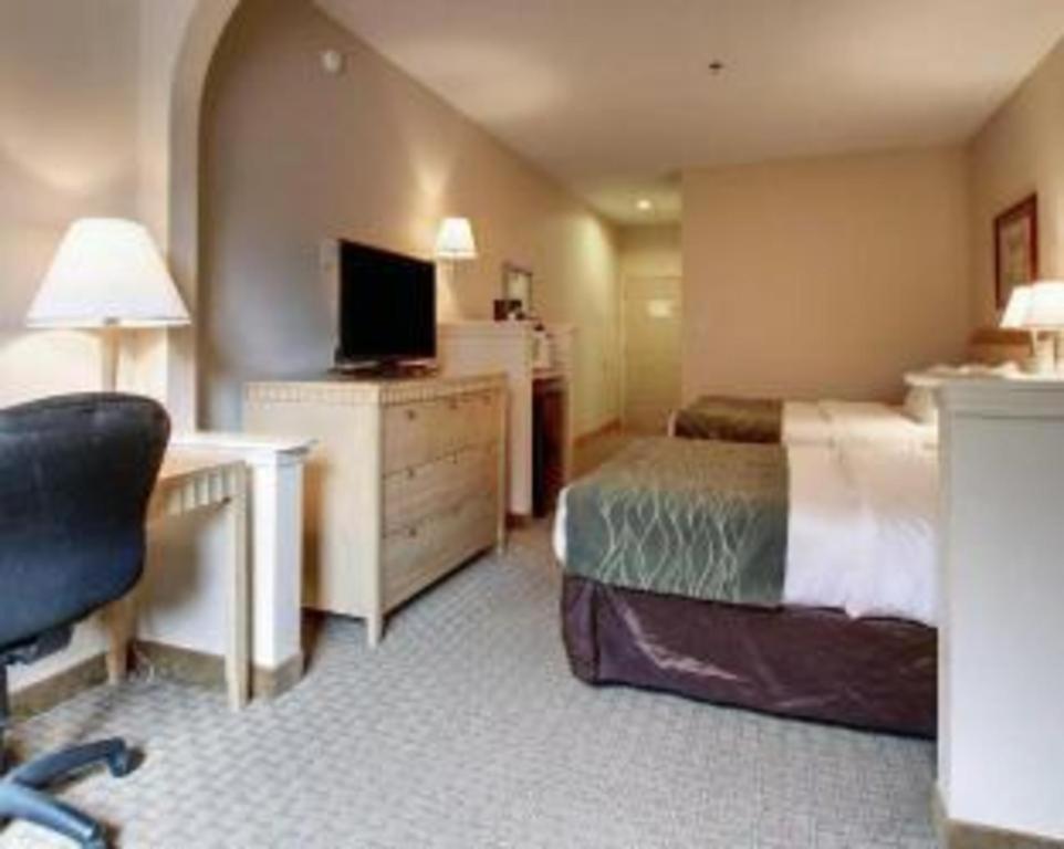 Baymont By Wyndham Laurel Hotel Bagian luar foto
