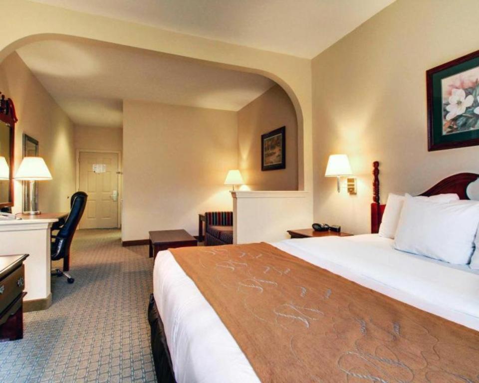 Baymont By Wyndham Laurel Hotel Bagian luar foto